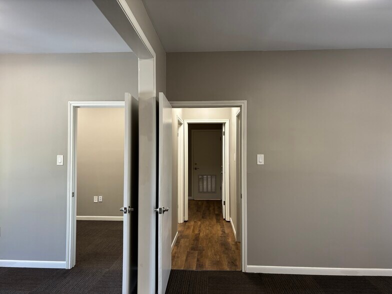 More Photos Of , Baton Rouge Office For Sale
