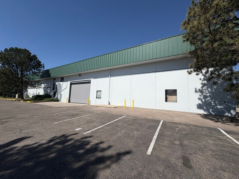 More Photos Of 4780 Oakland St, Denver Warehouse For Sale