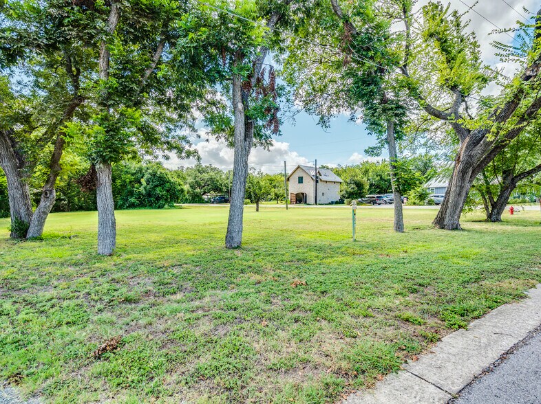 More Photos Of 301 Railroad St., Buda Land For Sale