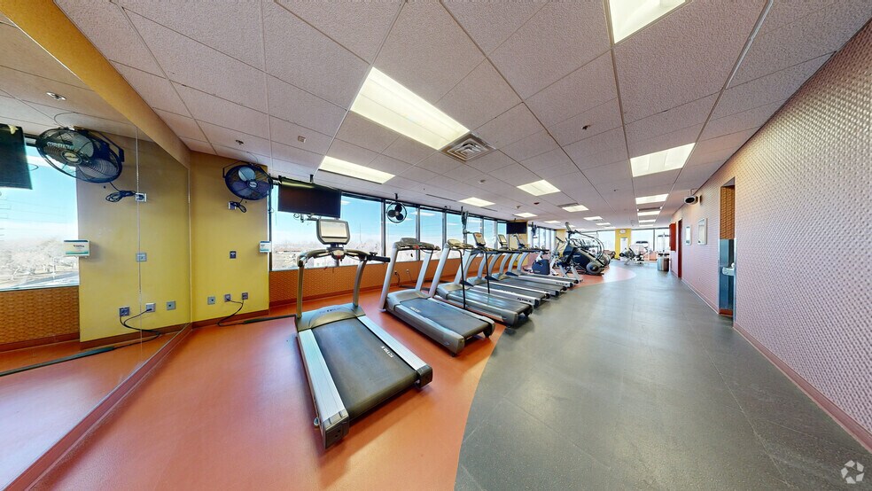 More Photos Of 2120 S 72nd St, Omaha Office For Lease