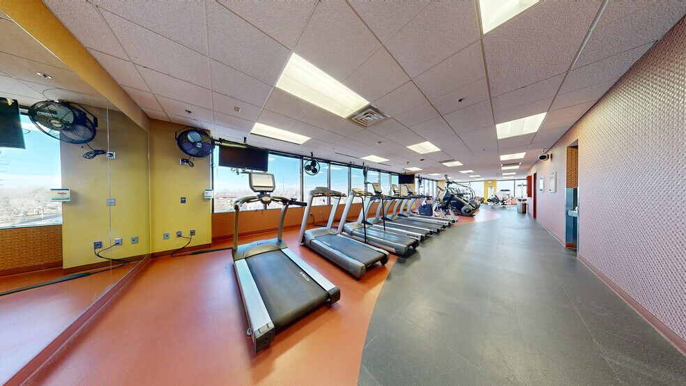 More Photos Of 2120 S 72nd St, Omaha Office For Lease