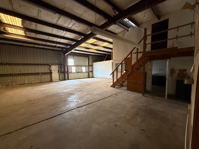 More Photos Of 22886 US Highway 98, Fairhope Flex For Sale