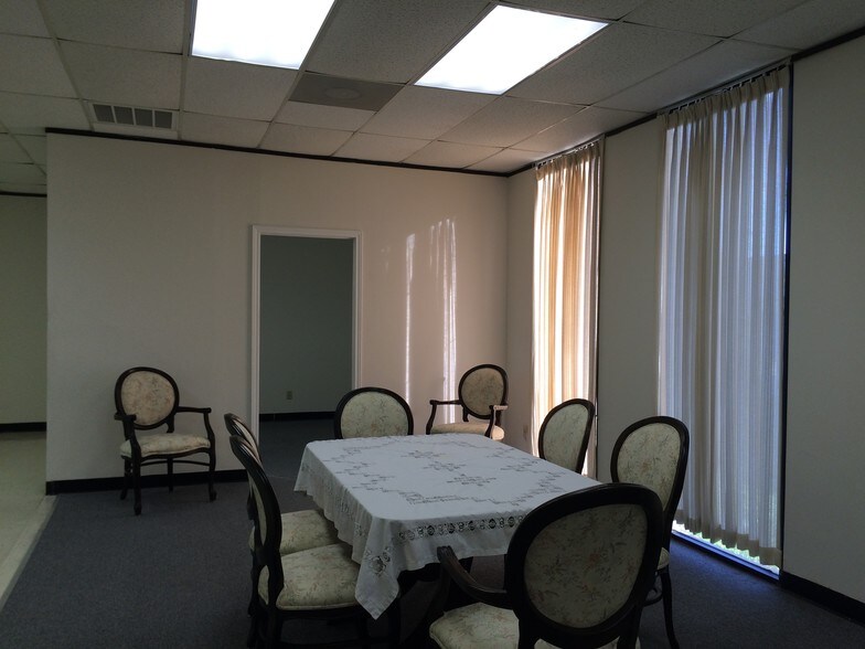 More Photos Of 5855 Sovereign Dr, Houston Office For Lease