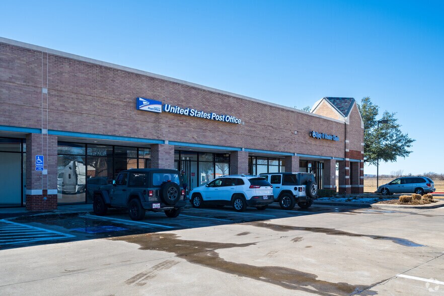More Photos Of 2400 Westport Pky, Fort Worth Unknown For Lease