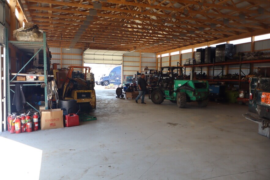 More Photos Of Catasauqua Ave., Whitehall Warehouse For Lease