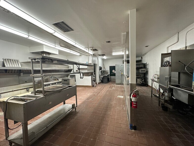 More Photos Of 1124 Washington Way, Longview Restaurant For Sale