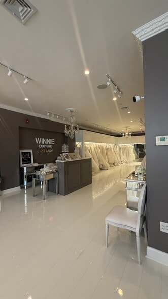 More Photos Of 376 Boylston St, Boston Storefront Retail Office For Lease