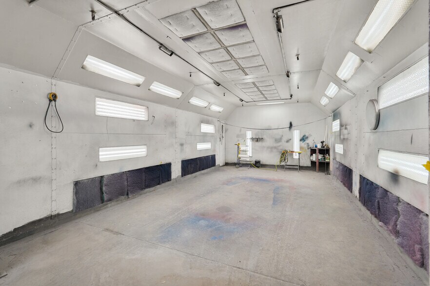 More Photos Of 245 24th St, Richmond Auto Repair For Sale