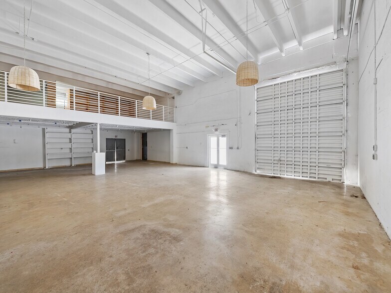 More Photos Of 603 NE 13th St, Fort Lauderdale Storefront Retail Office For Lease