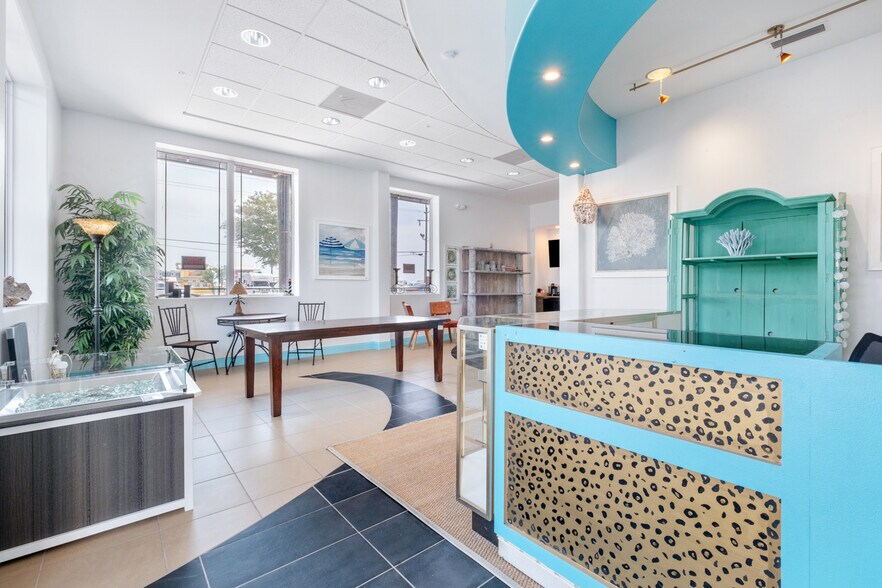 More Photos Of 503A Harbor Blvd, Destin Flex For Lease