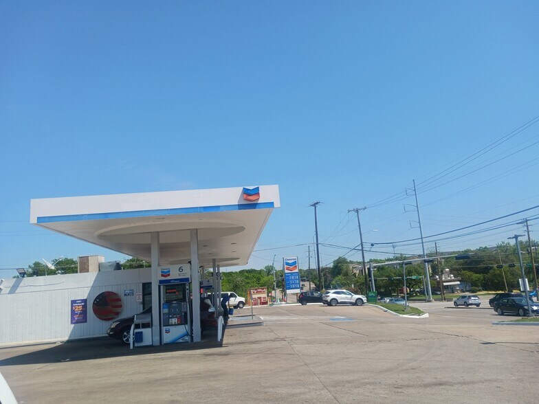 More Photos Of 9791 Forest Ln, Dallas Freestanding For Sale