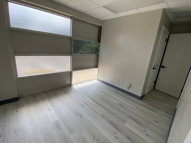 More Photos Of 1401 Applewood Dr, Dalton Medical For Lease