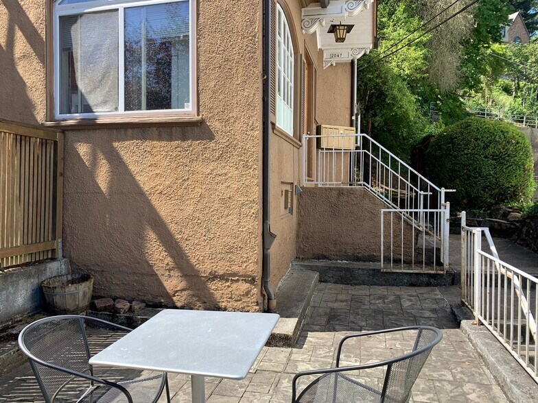 More Photos Of 2047 SW 10th Ave, Portland Apartments For Sale