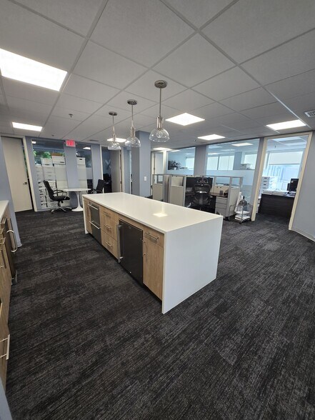 More Photos Of 36 N New York Ave, Huntington Office For Lease