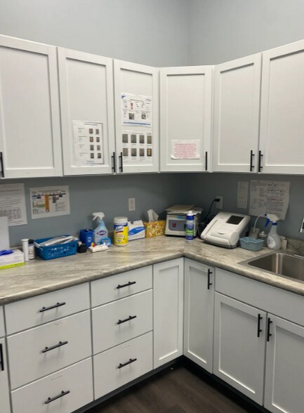 More Photos Of 4131-4197 Baldwin Rd, Auburn Hills Storefront For Lease