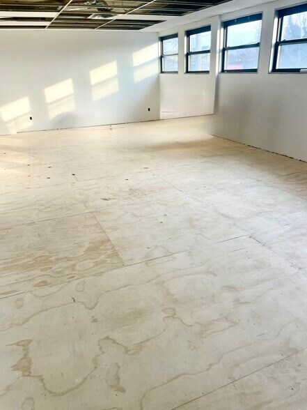 More Photos Of 100 Veterans Blvd, Massapequa Office For Lease