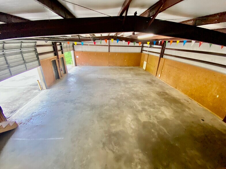 More Photos Of 6556-6560 Westwood Blvd, Beaumont Light Manufacturing For Lease