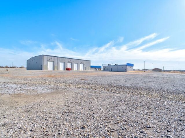 More Photos Of 2201 W South Ave, Ponca City Warehouse For Sale