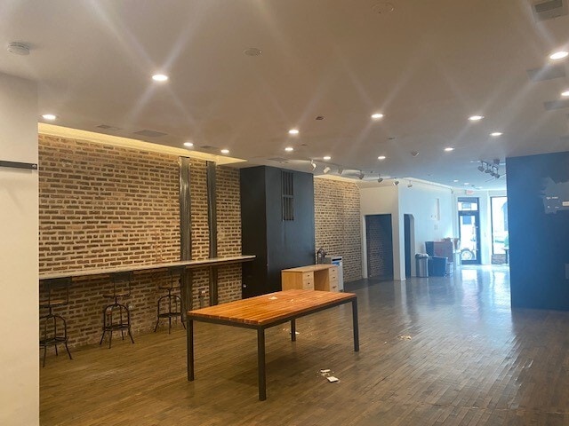 More Photos Of 193 N Marion St, Oak Park Storefront Retail Office For Lease