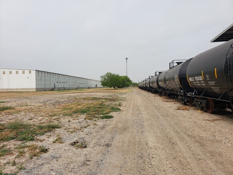 More Photos Of 3600 Formosa Ave, McAllen Distribution For Lease