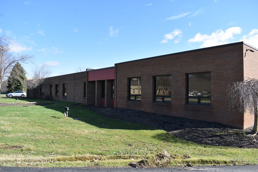 More Photos Of 1665 Enterprise Pky, Twinsburg Manufacturing For Lease