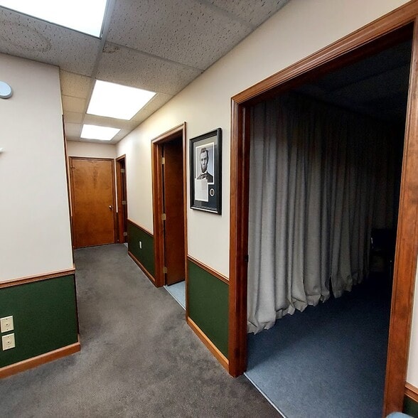 More Photos Of 335 Main St, Mcsherrystown Office For Lease