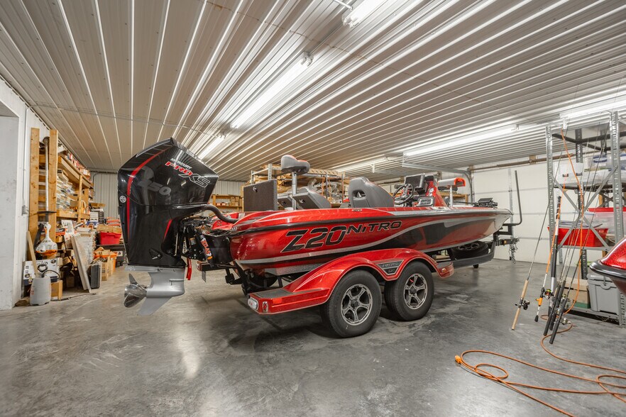 More Photos Of 3111 S Springfield Ave, Bolivar Auto Dealership For Sale