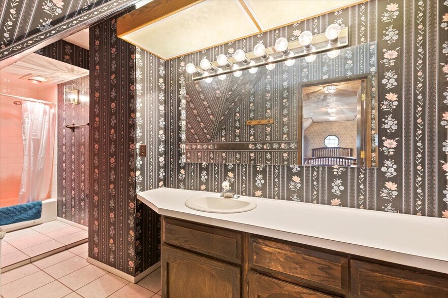 More Photos Of 500 S Bonair Rd, Zillah Winery Vineyard For Sale