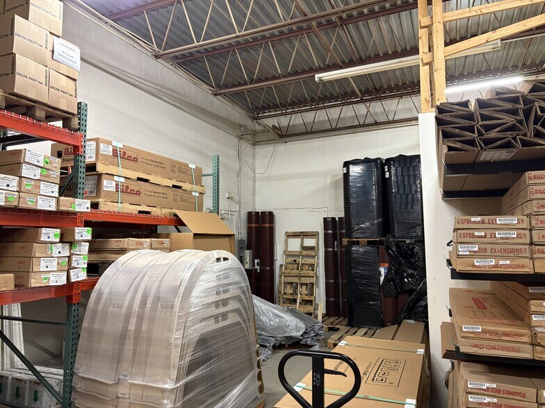 More Photos Of 1000 E Industrial Park Dr, Manchester Service For Lease