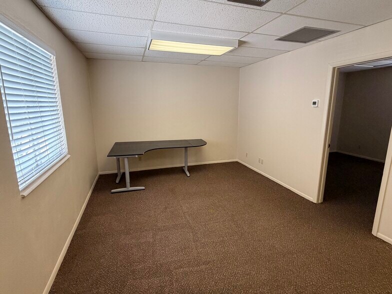 More Photos Of 1950 Courtney Dr, Fort Myers Office For Lease