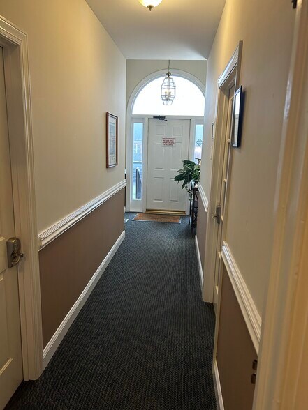 More Photos Of 501 W Butler Rd, Mauldin Office For Sale