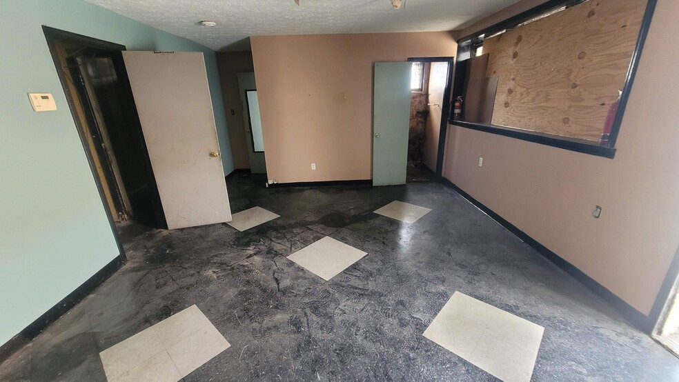 More Photos Of 418 NW Whitehall St, Atlanta Loft Creative Space For Sale