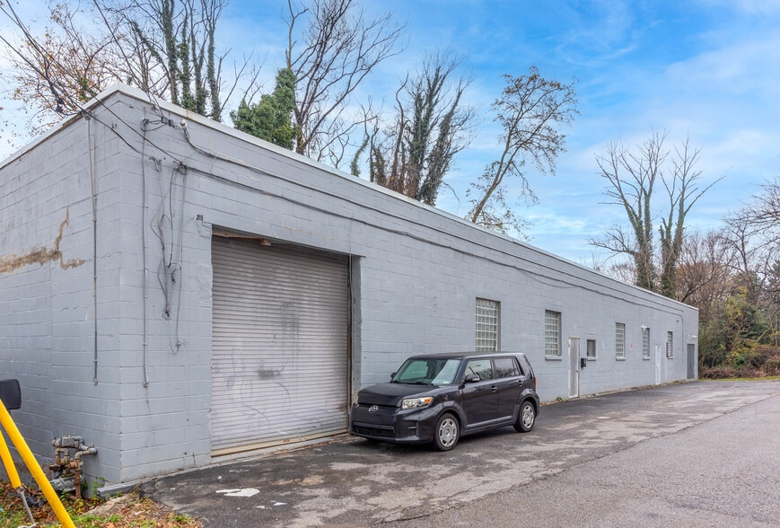 Primary Photo Of 1401 Clipper Heights, Baltimore Warehouse For Sale