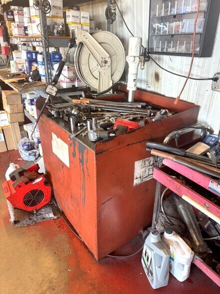 More Photos Of 2841 Old Franklin Tpke, Rocky Mount Auto Repair For Sale