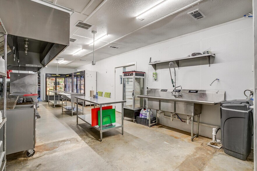 More Photos Of 4920 Tin Top Rd, Weatherford Office For Sale