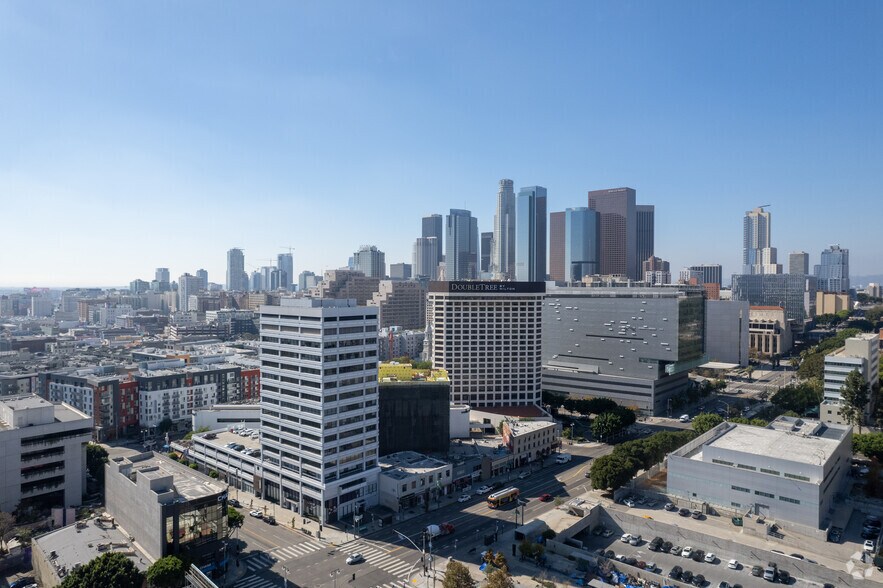 More Photos Of 250 E 1st St, Los Angeles Office For Lease