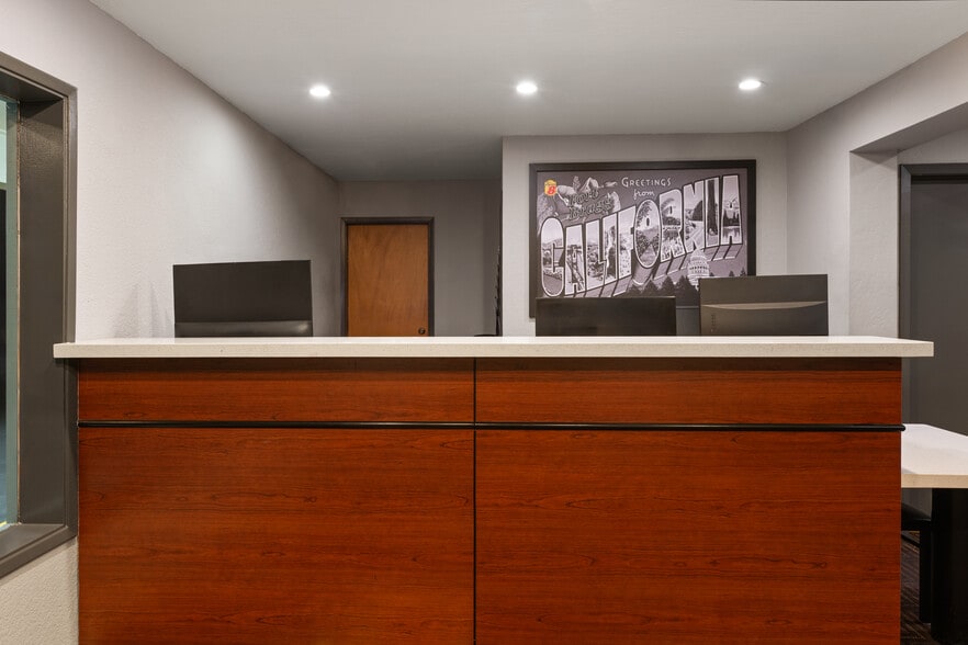 More Photos Of 888 S Main St, Fort Bragg Hotel For Sale