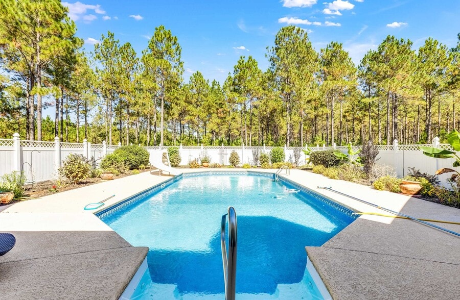 More Photos Of 110 Bethel Village Rd, Eastman Apartments For Sale