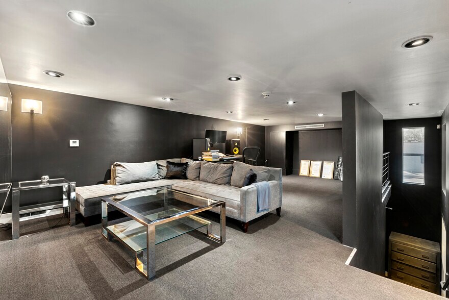 More Photos Of 751 N Highland Ave, Los Angeles Loft Creative Space For Sale