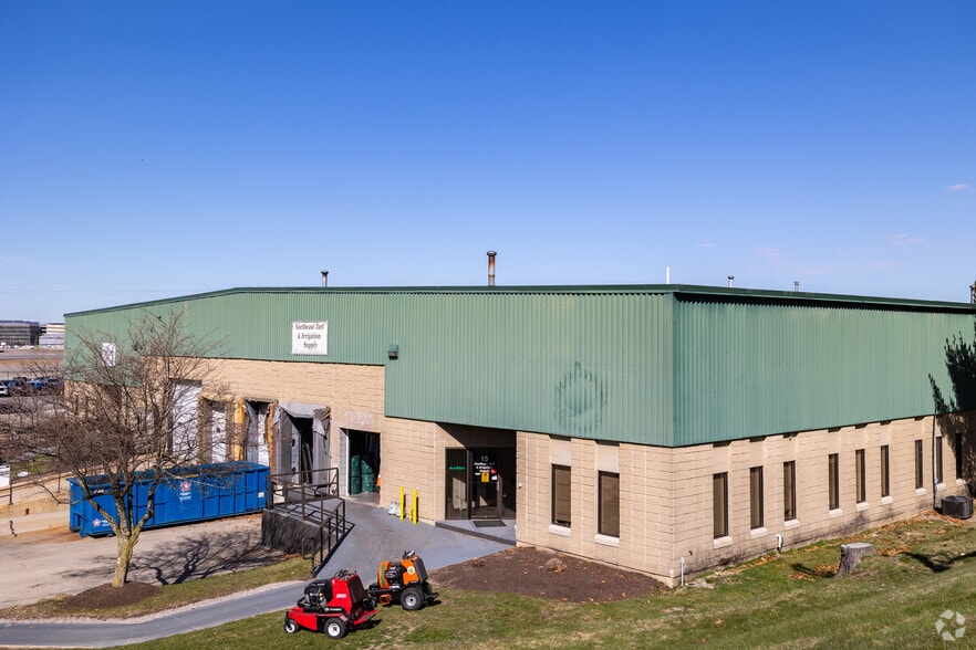 More Photos Of 15-17 Tinker Ave, Londonderry Warehouse For Lease