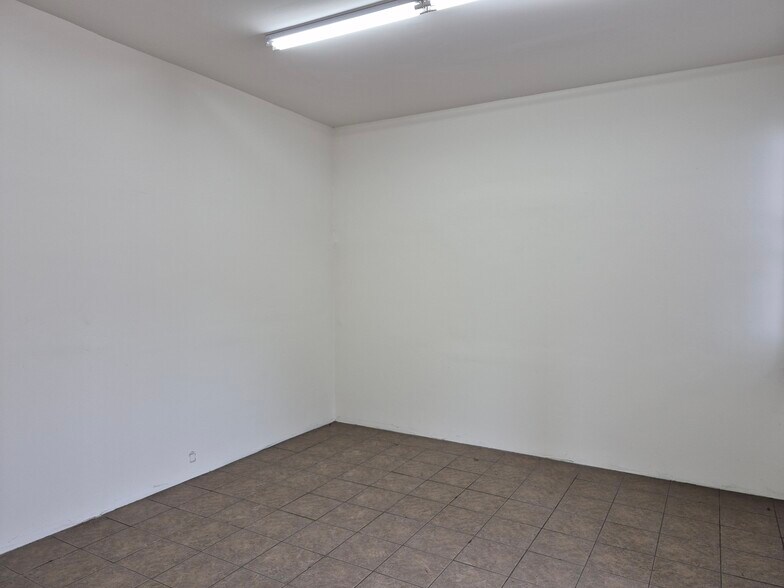 More Photos Of 6080 S Hoover St, Los Angeles Unknown For Lease
