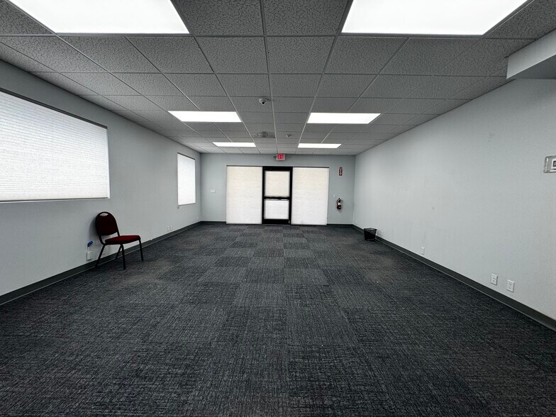 More Photos Of 7502 S Dixie Hwy, West Palm Beach Flex For Sale