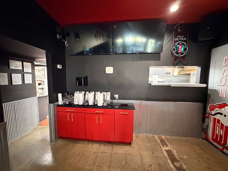 More Photos Of 707 Doc Henry Rd, Greenwood Sports And Entertainment For Sale