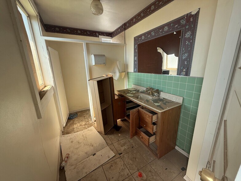 More Photos Of 284 E Hermosa St, Lindsay Specialty For Sale