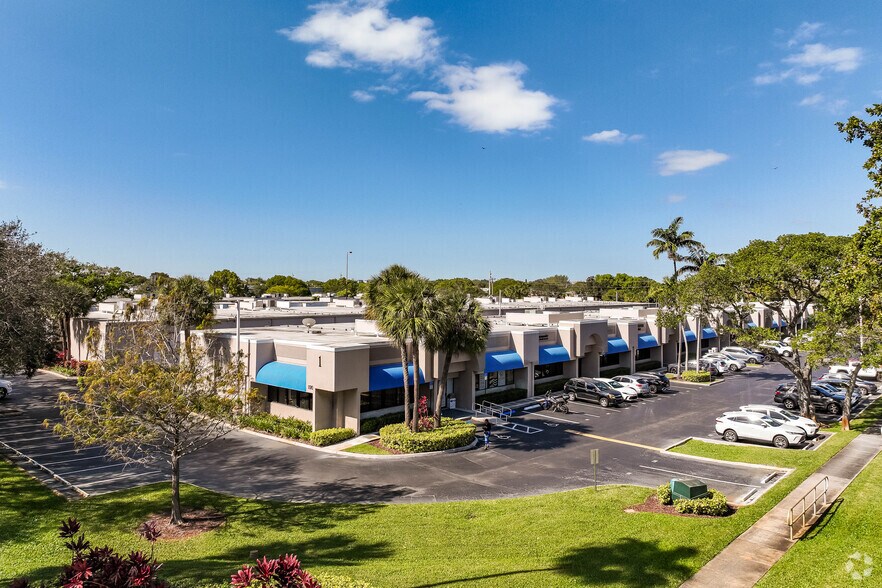 More Photos Of 6555 Powerline Rd, Fort Lauderdale Unknown For Lease