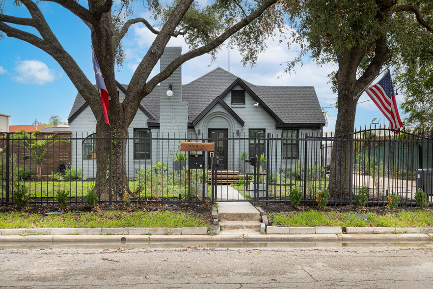 Primary Photo Of 709 Kelley St, Houston Flex For Lease