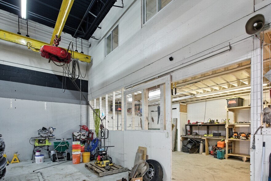 More Photos Of 4800 Joslyn Rd, Lake Orion Light Manufacturing For Sale