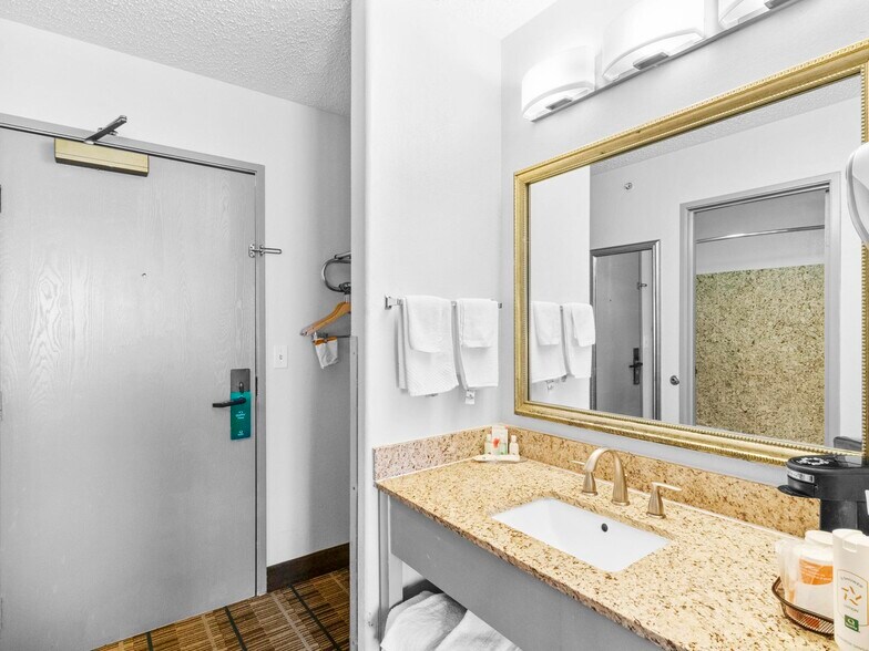 More Photos Of 15150 Brighton Rd, Brighton Hotel For Sale