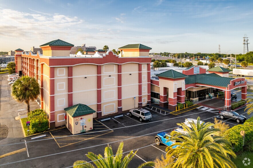 Primary Photo Of 2500 33rd St, Orlando Hotel For Sale