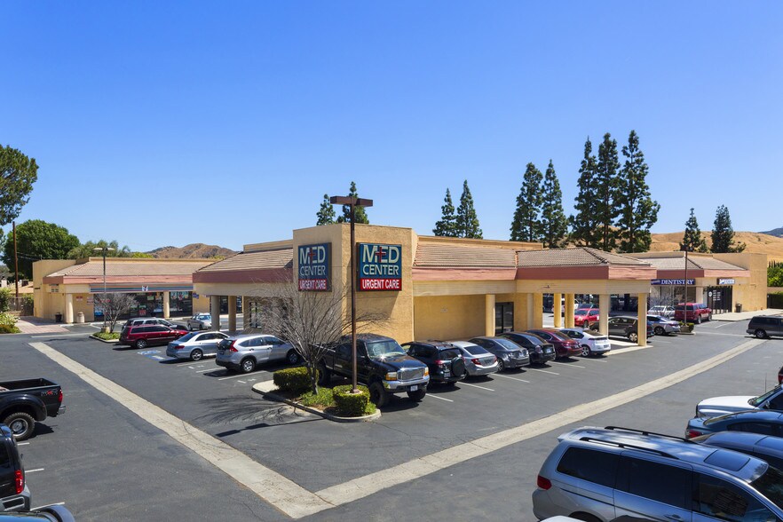 More Photos Of 1960 N Sequoia Ave, Simi Valley Unknown For Lease